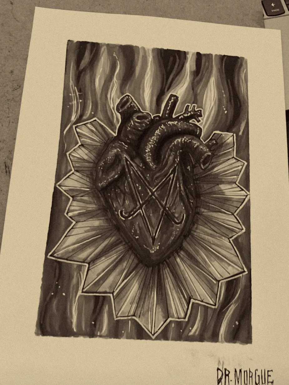 Pintura de un corazón anatómico con un sigilo, sobre un estallido dorado y llamas